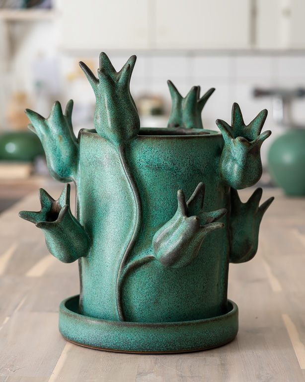 Kruka Tulpan, keramik av Elna-Karin Helgesson