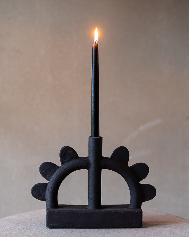 Ljusstake Solbåge, keramik av Elna-Karin Helgesson