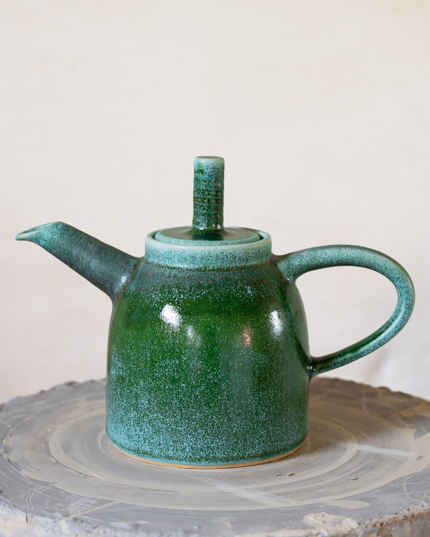 Tekanna turkos grön, keramik av Elna-Karin Helgesson