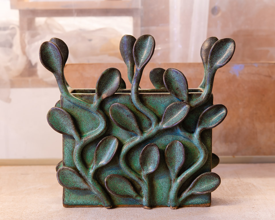 Vas Bladverk, keramik av Elna-Karin Helgesson