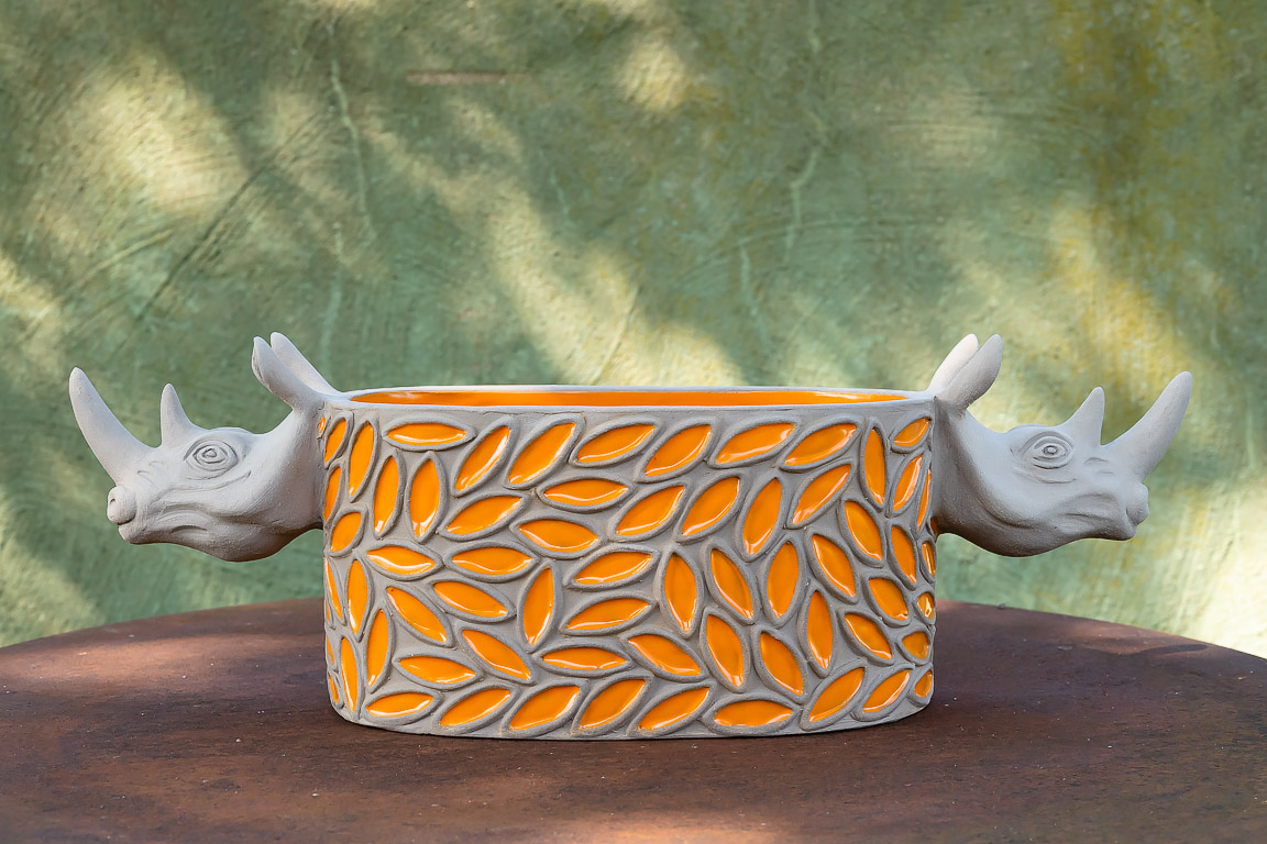 Växtkärl Noshörning, keramik av Elna-Karin Helgesson