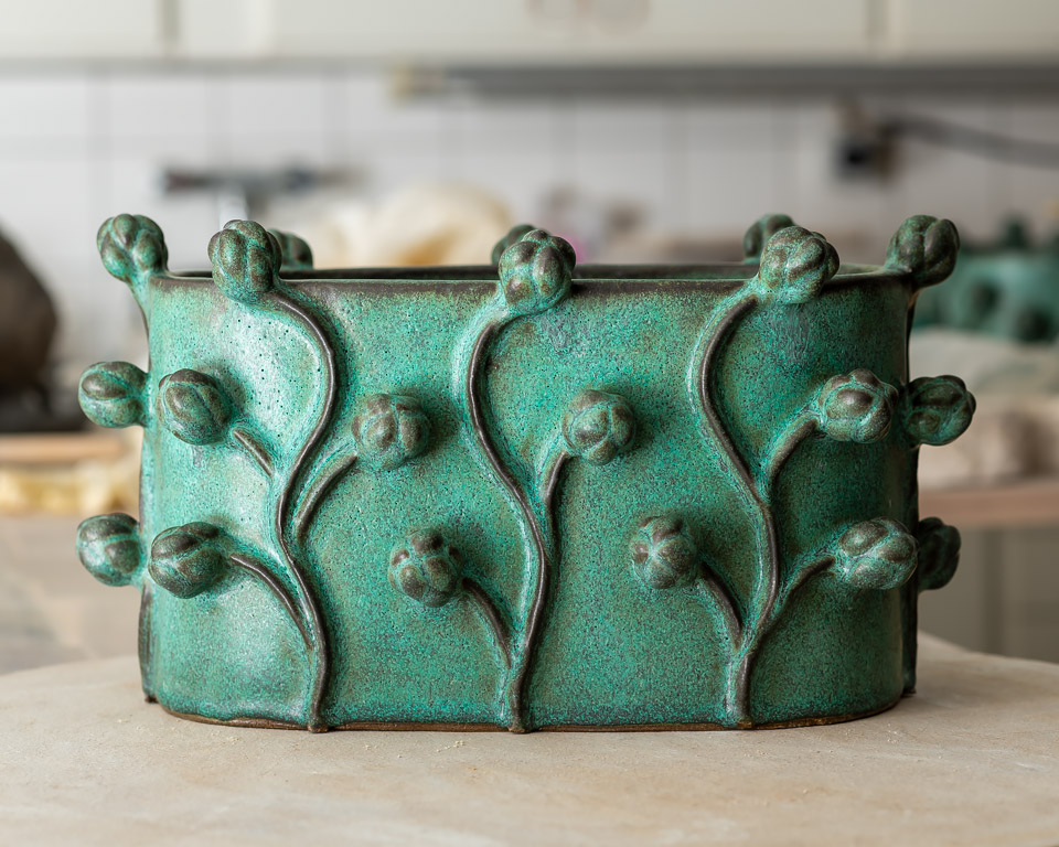 Växtkärl vårknoppar, keramik av Elna-Karin Helgesson